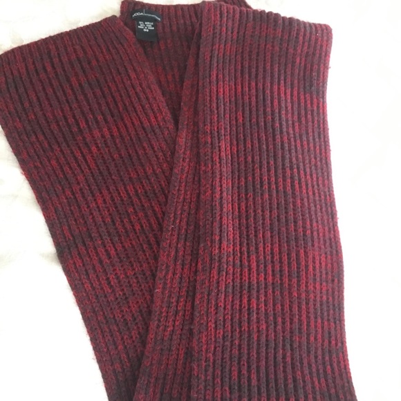 Victoria’s Secret Stylish & Warm Wool Scarf  EUC! - Picture 1 of 2